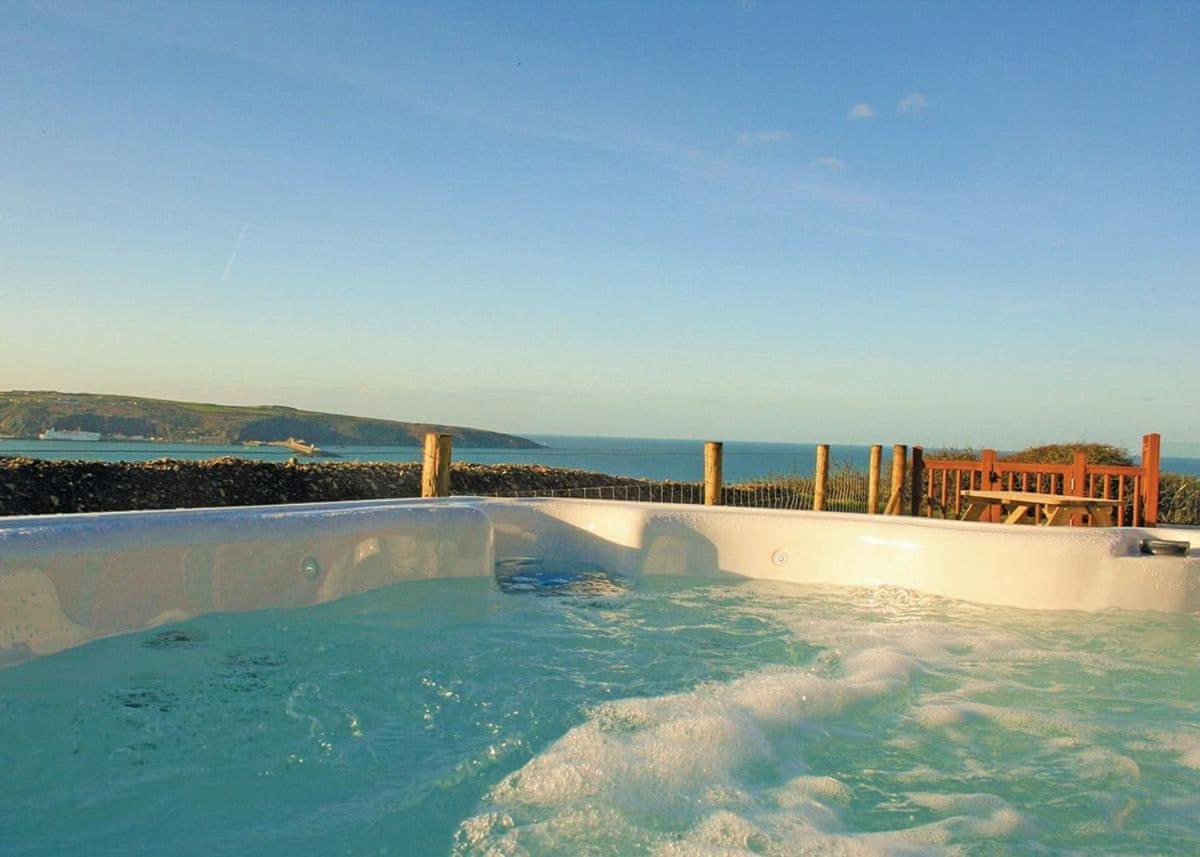 Fishguard Bay Resort Llanllawer Eksteriør bilde