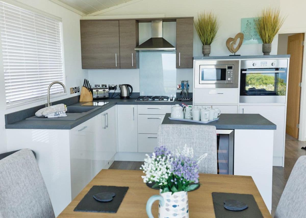 Fishguard Bay Resort Llanllawer Eksteriør bilde