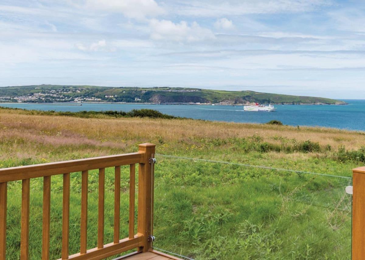 Fishguard Bay Resort Llanllawer Eksteriør bilde