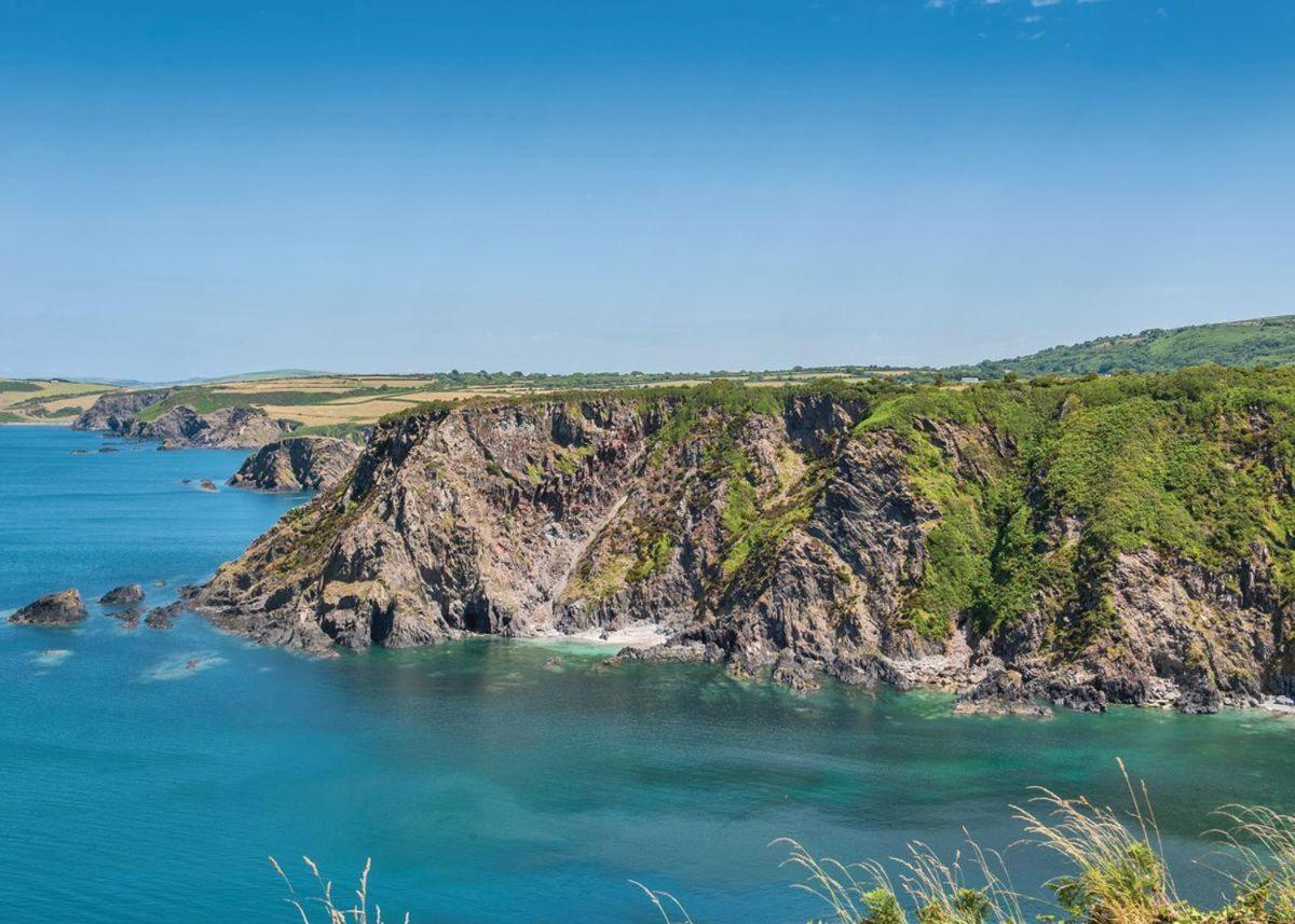 Fishguard Bay Resort Llanllawer Eksteriør bilde